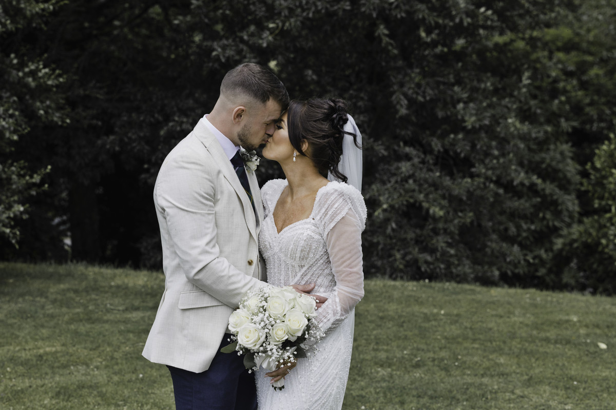 wedding photographer millbrook lodge 