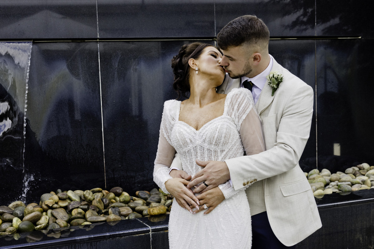 wedding photographer at the millbrook