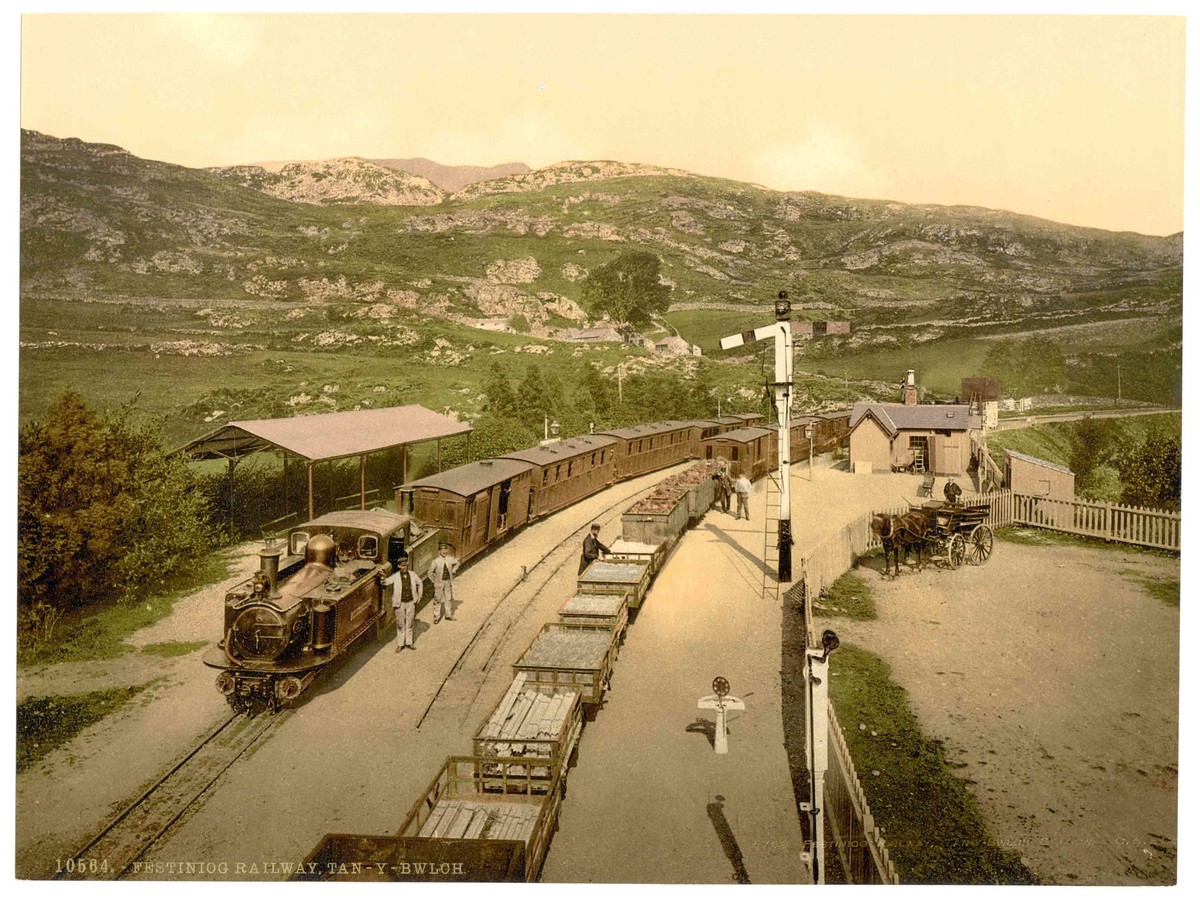 Photochrom print Ffestniog railway, Tan y Bwlch station